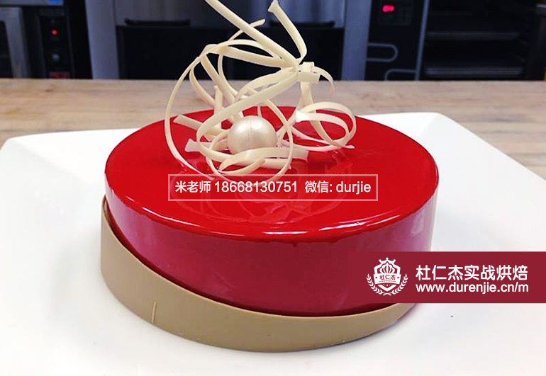 年輕人怎樣開烘焙店鋪,學(xué)西點(diǎn)糕點(diǎn)甜品飲品培訓(xùn)需要多久17326