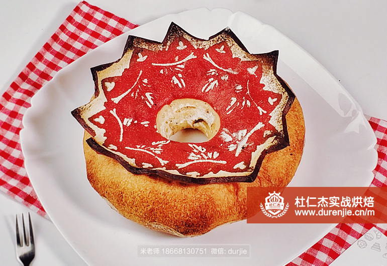 面包培訓(xùn)學(xué)校,面包烘焙學(xué)校學(xué)員作品造型面包