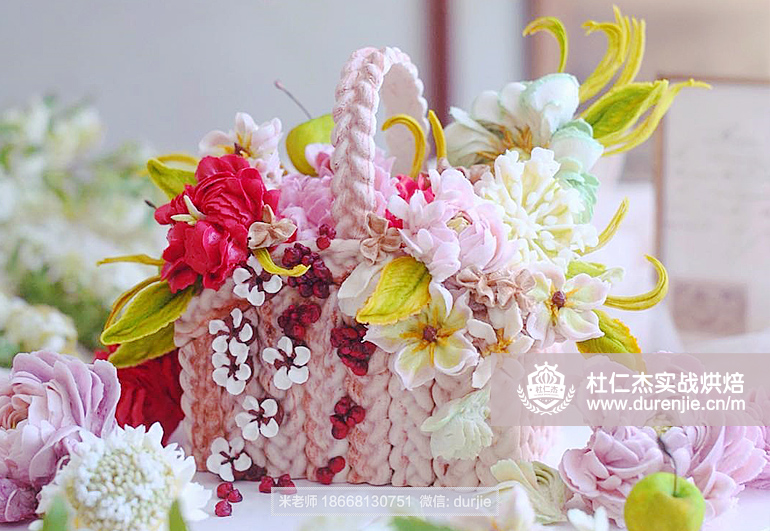 學(xué)裱花蛋糕師制作技術(shù)的前景如何裱花作品展示|杜仁杰西點(diǎn)蛋糕培訓(xùn)學(xué)校