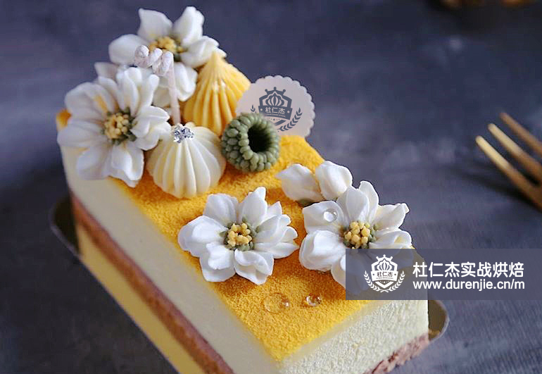 寶媽如何在家掙錢(qián)蛋糕培訓(xùn)班要多少錢(qián)一個(gè)月烘焙作品展示|杜仁杰西點(diǎn)蛋糕培訓(xùn)學(xué)校
